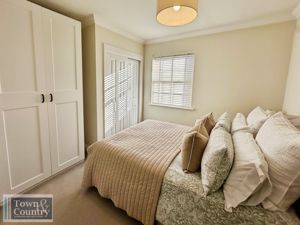 KEATS CRESCENT- click for photo gallery